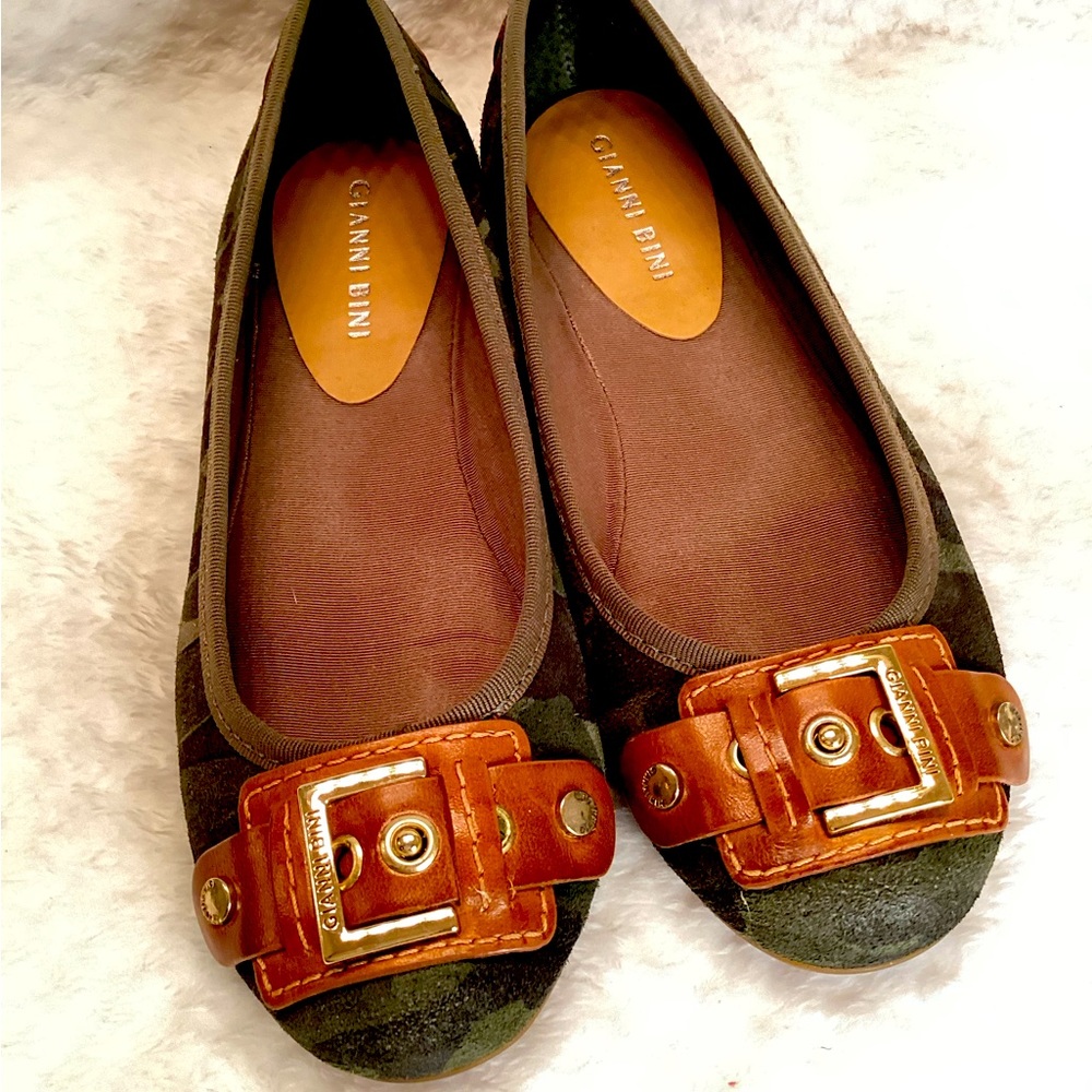 Gianni Bini Flat Shoes, 6.5 M, Combat Green